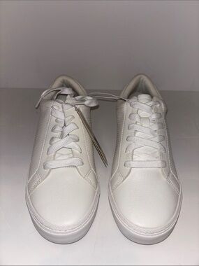NWT* Classic White Leather Sneakers women’s size 9